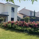 Rent 6 bedroom house of 146 m² in La Tour-de-Salvagny