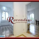 Rent 3 bedroom apartment of 100 m² in Milan