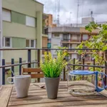 Rent a room of 80 m² in valencia