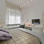 Rent 3 bedroom apartment of 120 m² in Milano