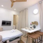 Rent 4 bedroom apartment of 30 m² in Madrid