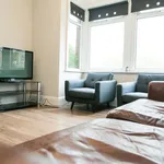 Rent 8 bedroom house in Leeds