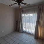 Rent 4 bedroom house in Akasia