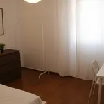 Rent a room of 89 m² in Lisbon