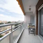 Rent a room of 86 m² in Madrid