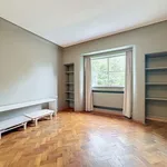 Maison de 3700 m² avec 5 chambre(s) en location à Uccle