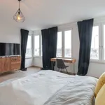 Miete 4 Schlafzimmer wohnung von 21 m² in Berlin