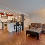 Appartement de 688 m² avec 2 chambre(s) en location à Edmonton