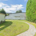 Rent 6 bedroom house of 330 m² in Carate Brianza