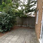 Rent 5 bedroom flat in South East England