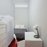 Rent a room of 399 m² in Lisboa