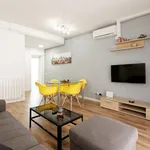 Rent 3 bedroom apartment of 1991 m² in Barcelona