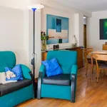 Rent a room of 130 m² in porto