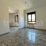 Rent 4 bedroom apartment of 117 m² in Latina