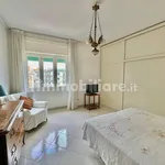 Rent 5 bedroom apartment of 140 m² in Naples