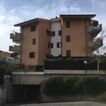 Affitto 4 camera appartamento di 120 m² in Roma