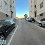 Affitto 4 camera appartamento di 103 m² in Naples