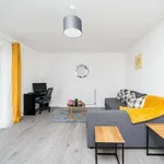 Rent 2 bedroom apartment of 7190 m² in London