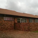 Rent 2 bedroom house in Roodepoort