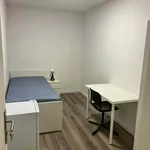 Rent a room of 104 m² in Porto