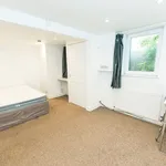 Rent 3 bedroom house in Leeds