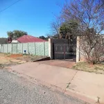 Rent 1 bedroom house in Roodepoort