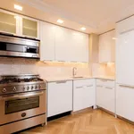 Rent 1 bedroom apartment of 75 m² in New York