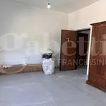 Rent 3 bedroom apartment of 65 m² in Avellino