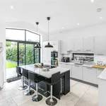 Rent 4 bedroom apartment in Hertfordshire