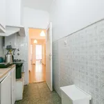 Rent a room of 60 m² in lisbon