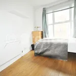 Rent 4 bedroom flat of 70 m² in London