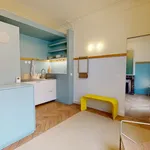 Appartement de 355 m² avec 1 chambre(s) en location à Paris