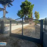 Rent 4 bedroom house of 140 m² in Bari