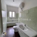 Affitto 5 camera appartamento di 120 m² in Naples