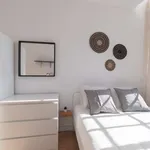 Rent a room of 120 m² in lisbon