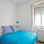 Rent 2 bedroom apartment of 65 m² in lisbon