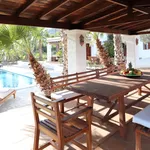 Rent 5 bedroom house in Es Cubells