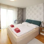 Pronajměte si 2 ložnic/e byt o rozloze 76 m² v Prague