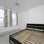 Rent 2 bedroom flat in London