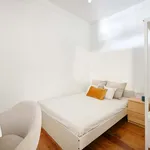 Rent a room of 180 m² in Lisboa