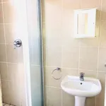 Rent 2 bedroom apartment in Roodepoort