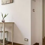 Rent 2 bedroom apartment of 65 m² in Milan