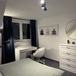 Miete 3 Schlafzimmer wohnung von 1076 m² in Frankfurt