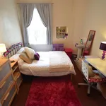 Rent 9 bedroom house in Leeds