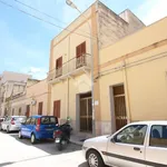 Affitto 4 camera appartamento di 100 m² in Trapani