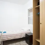 Rent 4 bedroom apartment in Barcelona