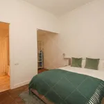 Rent 2 bedroom apartment of 147 m² in Budapest