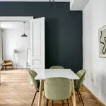 Miete 1 Schlafzimmer wohnung von 700 m² in Vienna