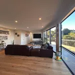 Rent 6 bedroom house in Waitākere Ranges