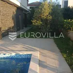 Rent 3 bedroom house of 250 m² in Pula